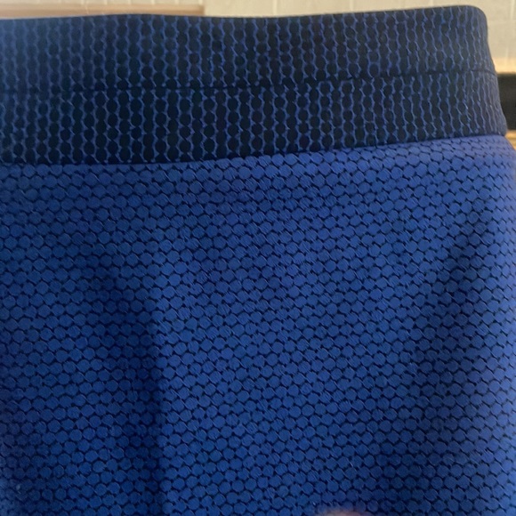 Blue and black design skirt size 2 - Picture 2 of 4